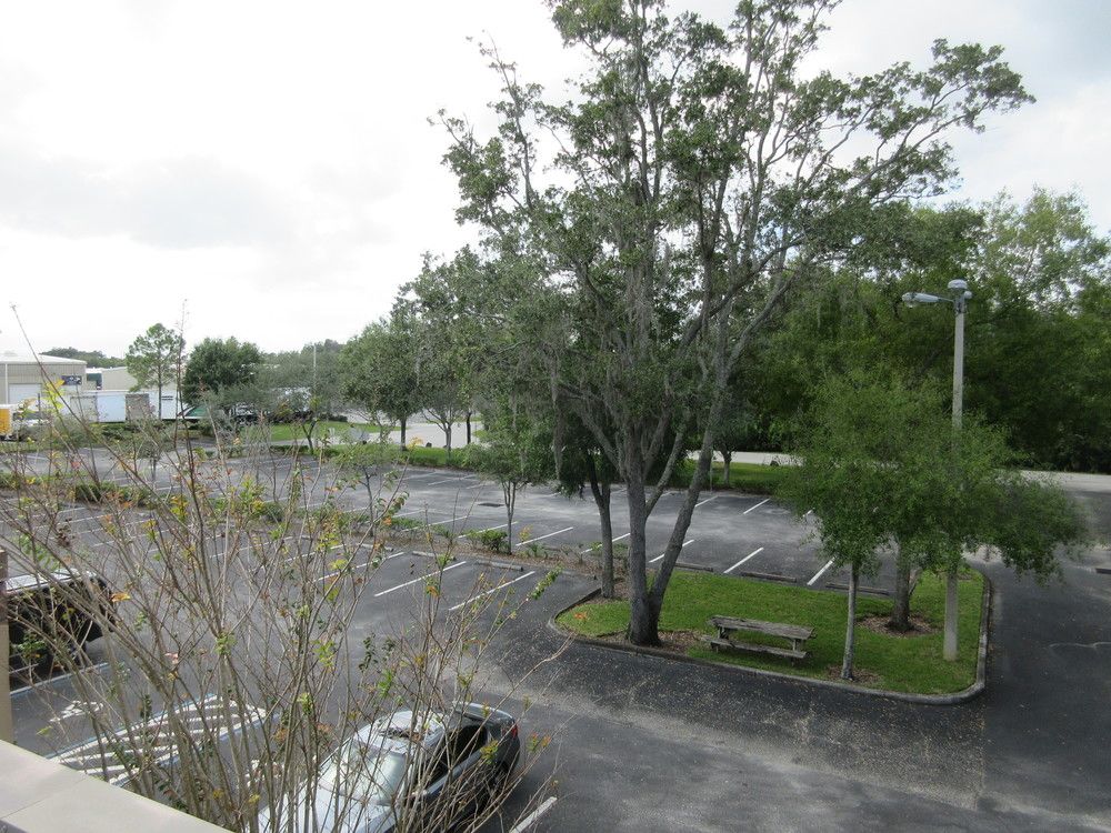 In the News Inc. Industrial Manuf. Flex Building: 8517 Sunstate St, Tampa, FL 33634
